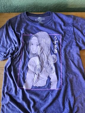 Unisex Junji Ito Uzumaki Hair Spirals T-Shirt Size Medium